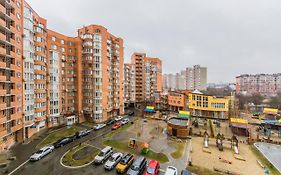 Комфортная двухкомнатная квартира возле метро Академгородок