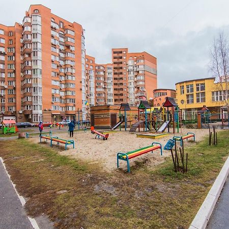 Комфортная двухкомнатная квартира возле метро Академгородок Киев Экстерьер фото