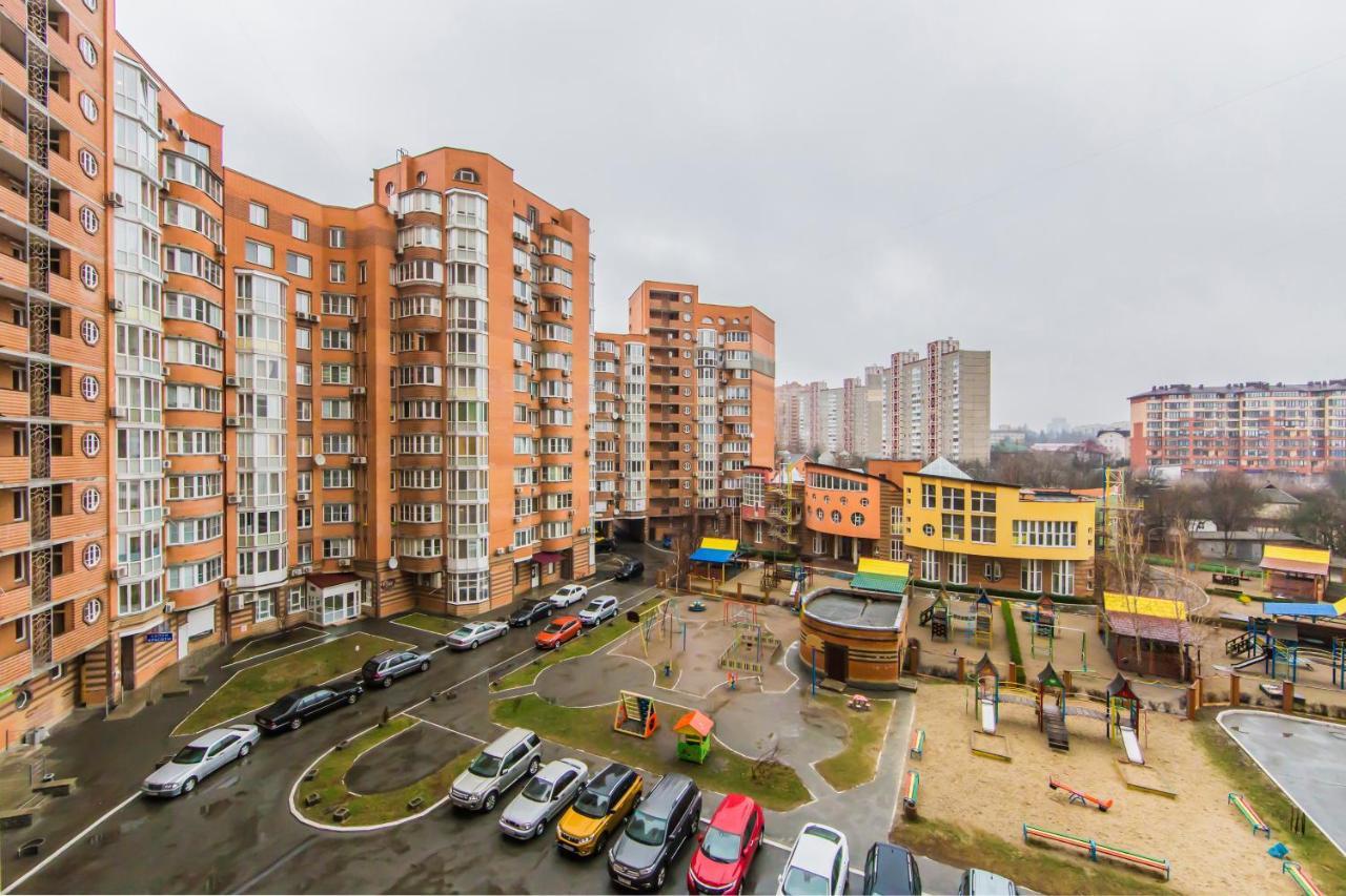 Комфортная двухкомнатная квартира возле метро Академгородок Киев Экстерьер фото